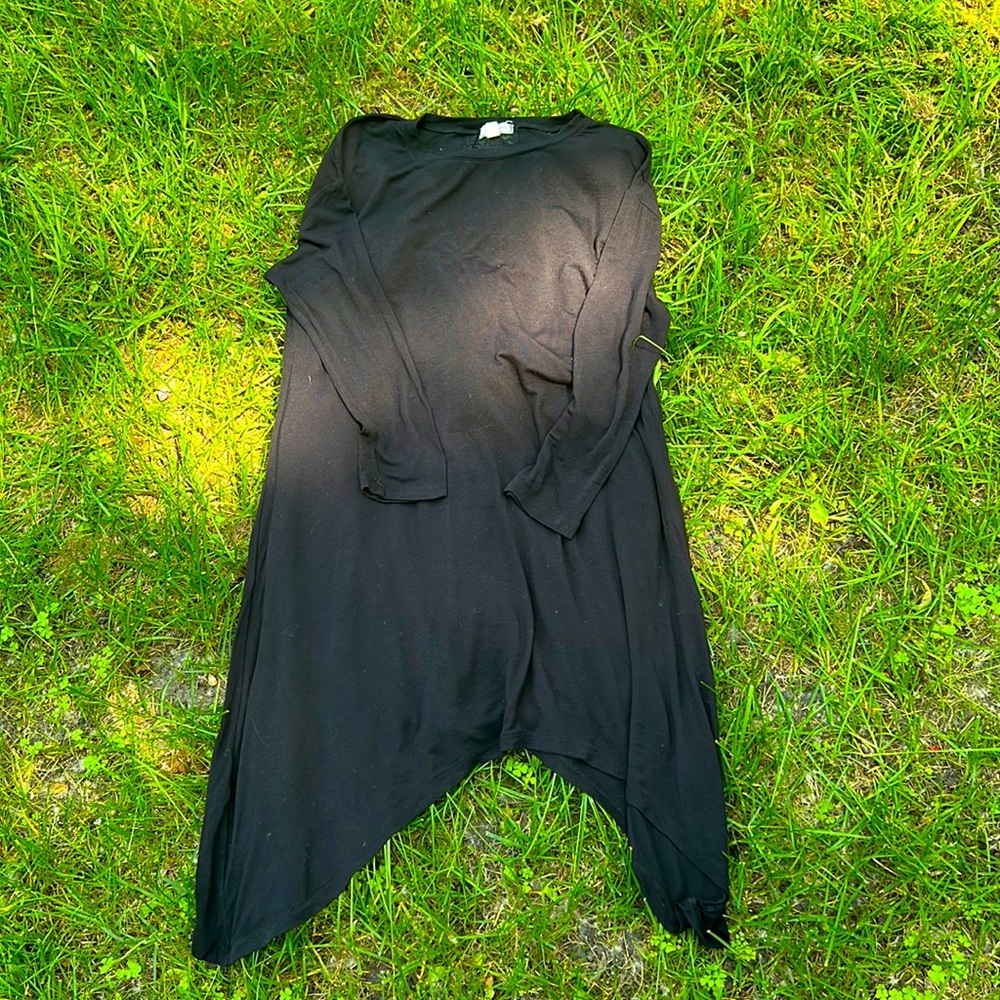 Worn once - Black Tunic-like Relax Top w Lace Detail